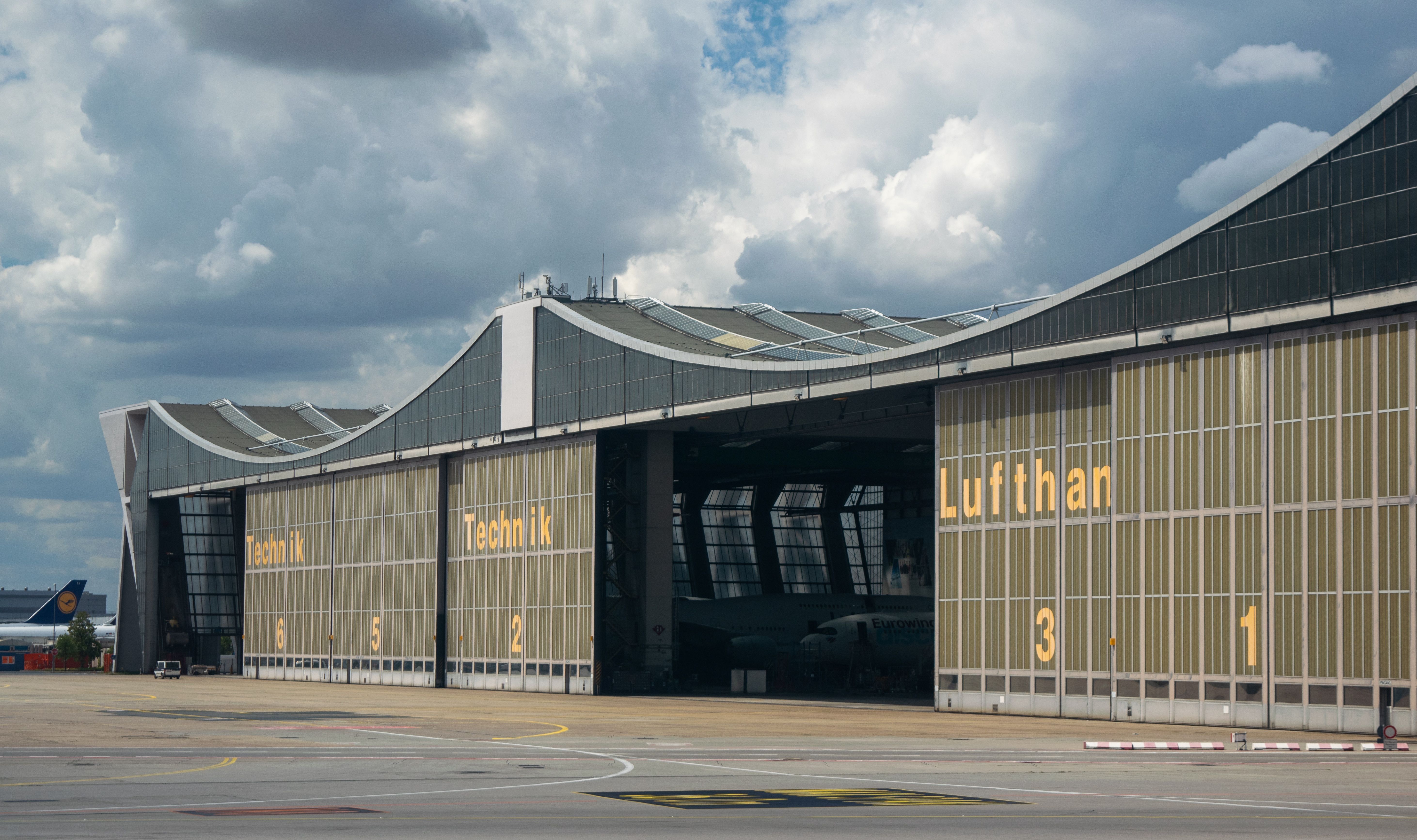 Lufthansa Technik Frankfurt Hangar